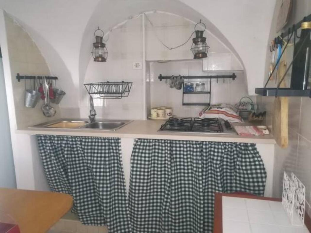 Vico Anglani Guest House Ostuni Ngoại thất bức ảnh